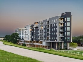 Modera Trinity in Dallas, TX - Building Photo