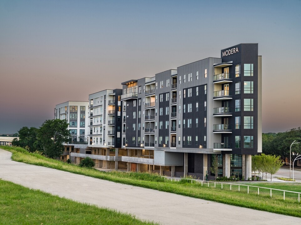 Modera Trinity in Dallas, TX - Building Photo