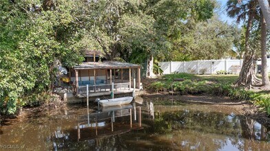 13529 Island Rd in Ft. Myers, FL - Foto de edificio - Building Photo