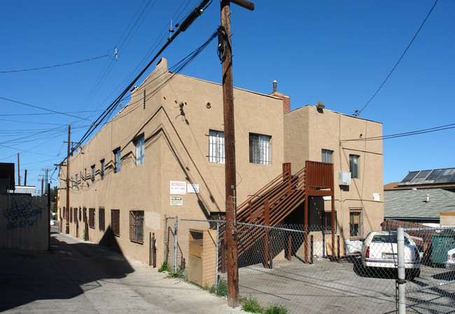 1424 Chestnut Ave in Long Beach, CA - Building Photo - Building Photo