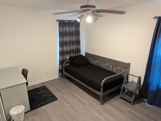 property at 3814 Starhill Dr