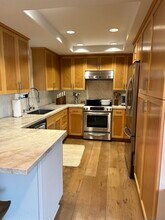 242 Dolphin Cove Ct in Del Mar, CA - Building Photo - Building Photo