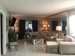 320 S Surf Rd-Unit -206 in Hollywood, FL - Building Photo - Building Photo