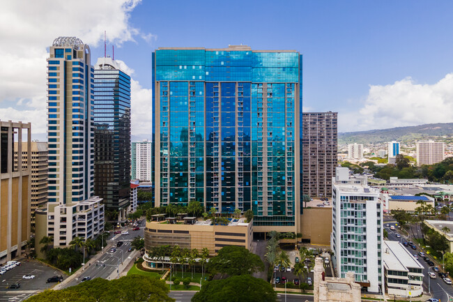 Capitol Place in Honolulu, HI - Building Photo - Building Photo