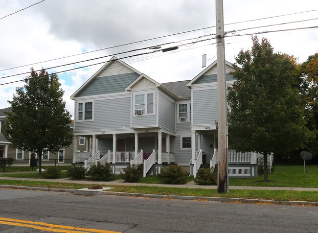 1210-1214 E Fayette St in Syracuse, NY - Foto de edificio - Building Photo