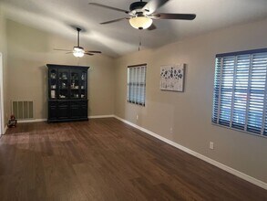213 Bloomingfield Dr in Brandon, FL - Building Photo - Building Photo