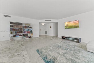 5640 Collins Ave in Miami Beach, FL - Building Photo - Building Photo