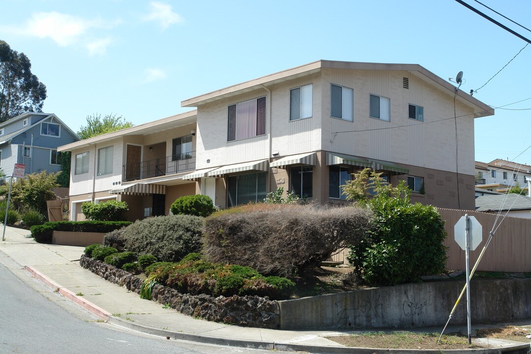 1233 S 55th St in Richmond, CA - Foto de edificio