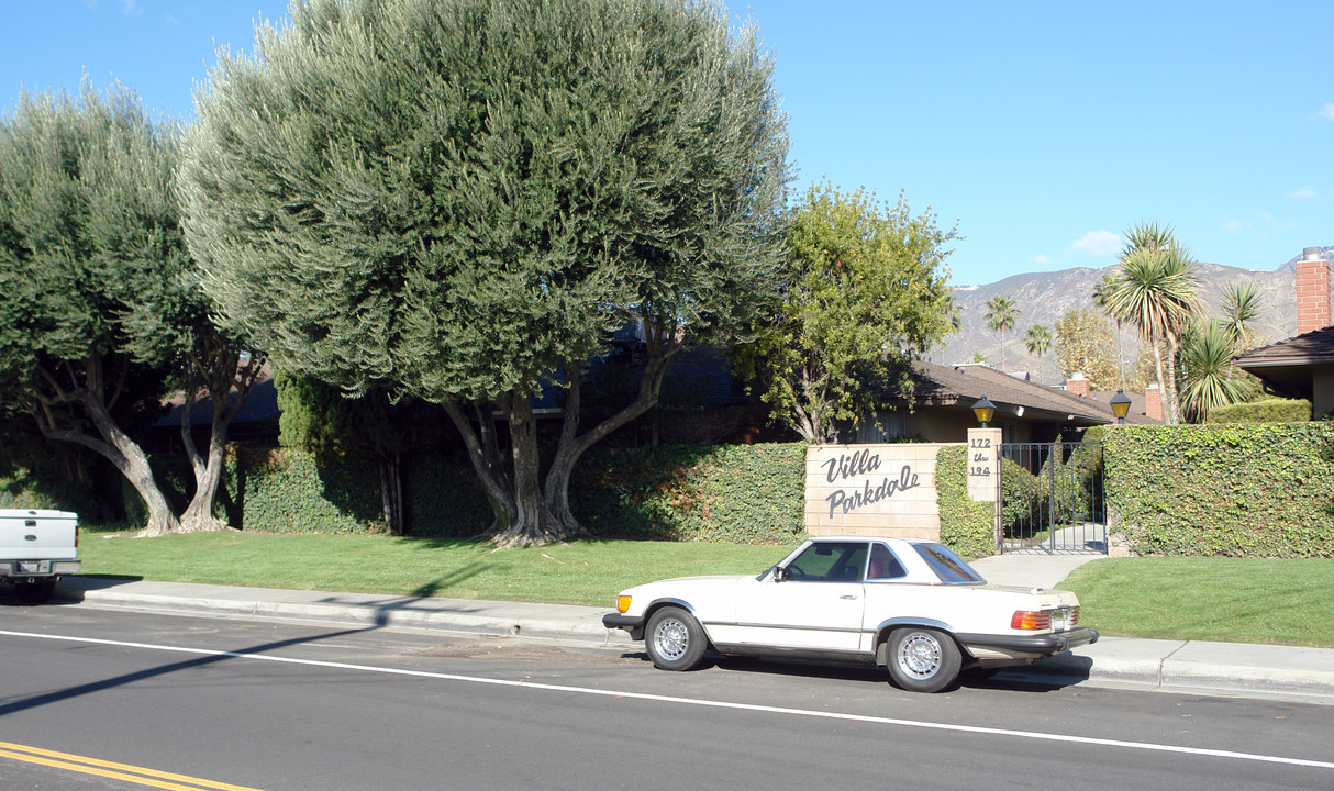 172-194 E Parkdale Dr in San Bernardino, CA - Foto de edificio