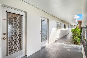 951 Spanish Cir in Delray Beach, FL - Building Photo - Building Photo