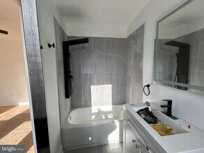 2823 W Girard Ave in Philadelphia, PA - Building Photo - Building Photo