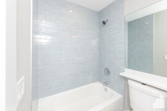 3930 N Janssen Ave, Unit 2N in Chicago, IL - Building Photo - Building Photo