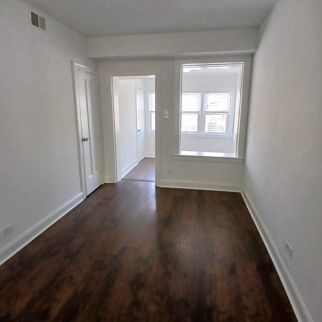 4876 W Armitage Ave in Chicago, IL - Building Photo - Building Photo