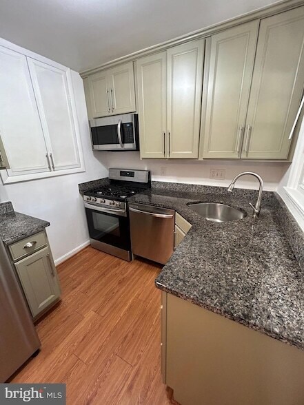 10804 Drumm Ave in Kensington, MD - Building Photo - Building Photo