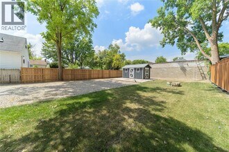 239 Proctor St in Sarnia, ON - Building Photo - Building Photo
