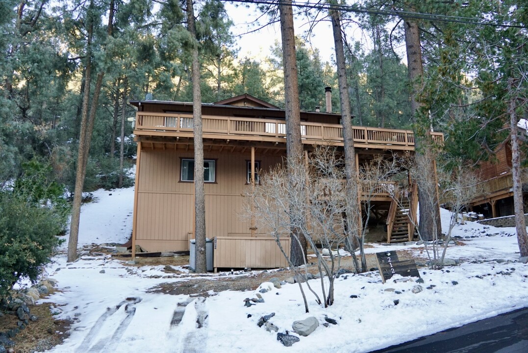 2120 Cypress Way in Pine Mountain Club, CA - Building Photo