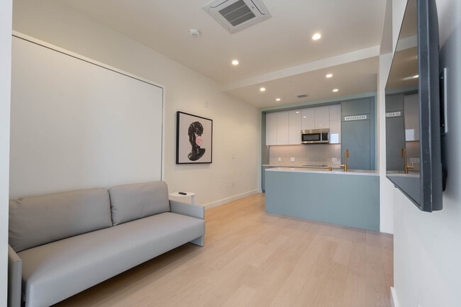 6401 Wilshire Blvd