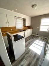 202 Pope Field Rd in Easley, SC - Foto de edificio - Building Photo