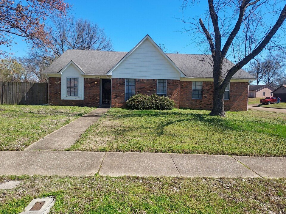 3562 Venson Dr in Bartlett, TN - Building Photo