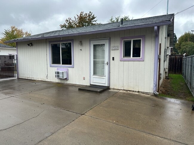 property at 924 Mount Pitt Ave