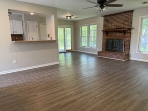 203 Woodcrest Ct in Jacksonville, NC - Building Photo - Building Photo