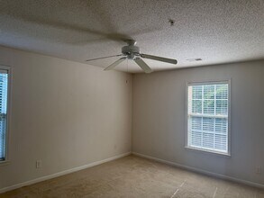 6118 Hedgecock Cir in High Point, NC - Building Photo - Building Photo