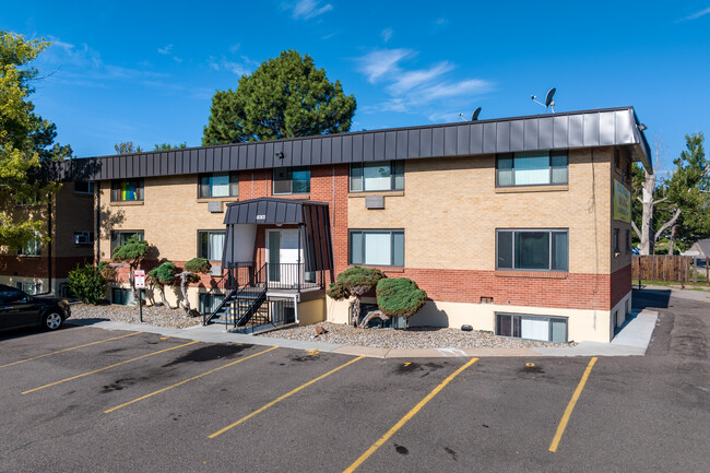 Chatfield Lake Apartments in Littleton, CO - Foto de edificio - Primary Photo