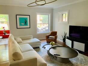 5811 N Winthrop Ave, Unit 1 in Chicago, IL - Building Photo - Building Photo