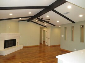 2001 Pembrooke Pl in Denton, TX - Building Photo