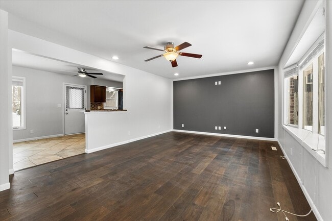 1328 Timberline Dr in Joliet, IL - Foto de edificio - Building Photo