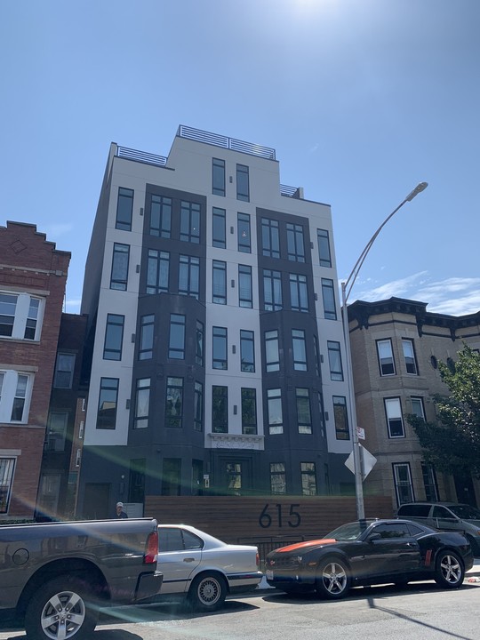 615 E 17th St in Brooklyn, NY - Building Photo