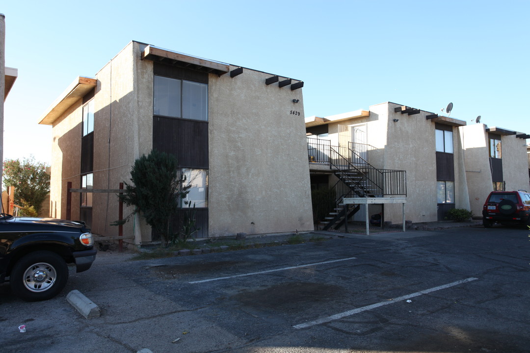 5429 Retablo Ave in Las Vegas, NV - Building Photo