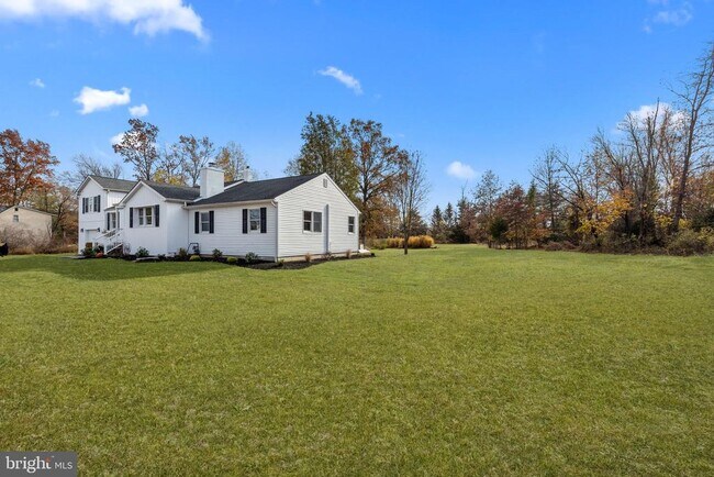 271 Stoopville Rd in Newtown, PA - Building Photo - Building Photo