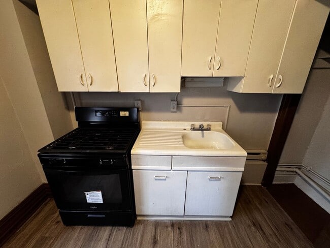 1921 Market St in Harrisburg, PA - Foto de edificio - Building Photo