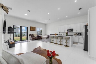 32206 SW 196th Ave, Unit 1ST FL in Homestead, FL - Building Photo - Building Photo