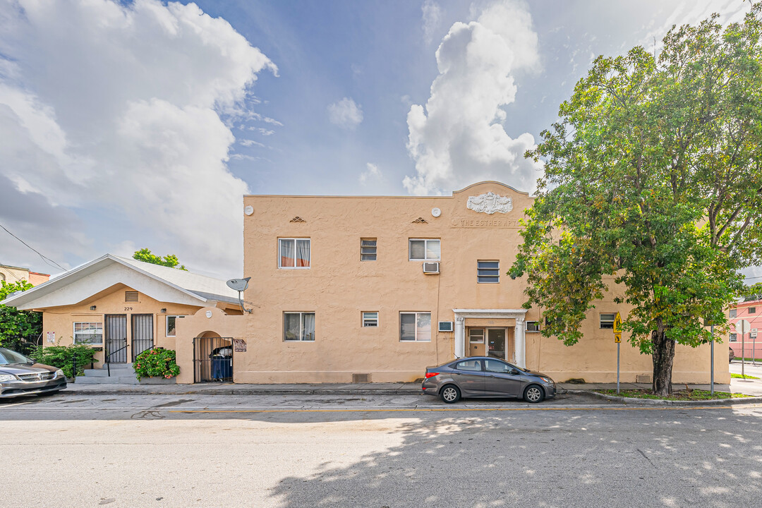 233 SW 11th Ave in Miami, FL - Building Photo