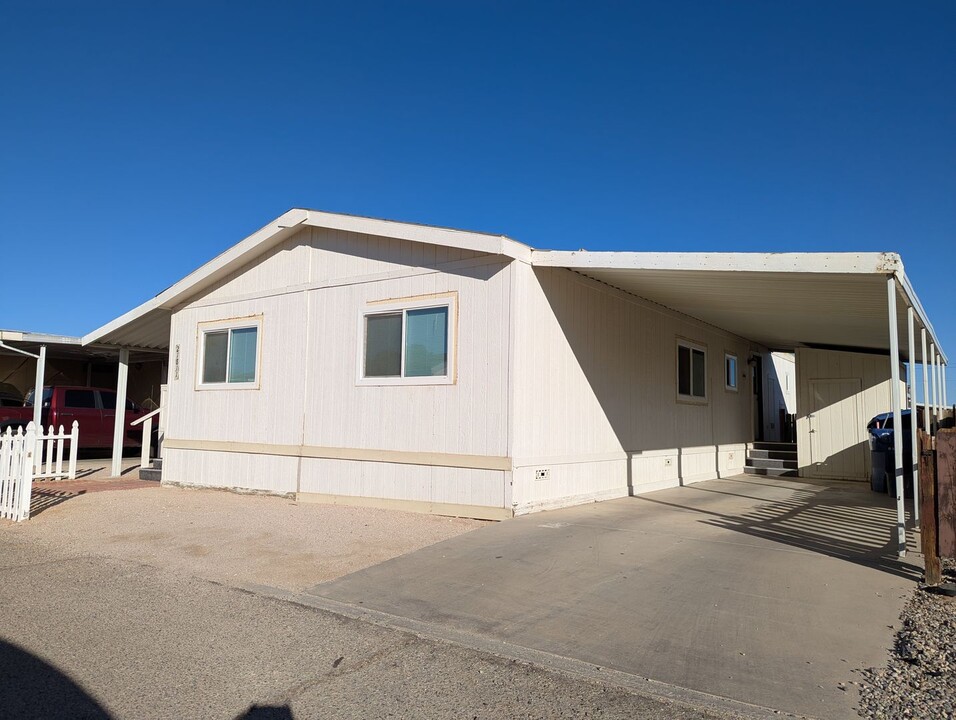 21811 69th St in California City, CA - Building Photo