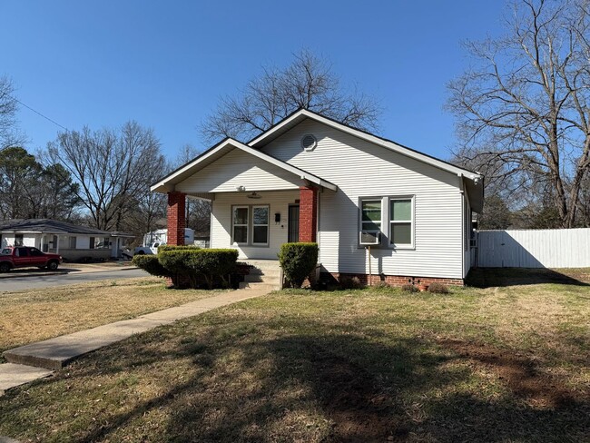 1201 Division St in North Little Rock, AR - Building Photo - Building Photo