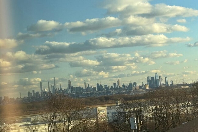 2 Hasbrouck Ave in Hasbrouck Heights, NJ - Building Photo - Building Photo