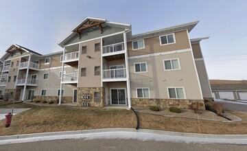 2821 Ithaca Dr in Bismarck, ND - Building Photo - Building Photo