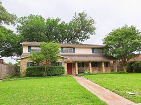 2108 Scarlet Oak Dr in Richardson, TX - Building Photo