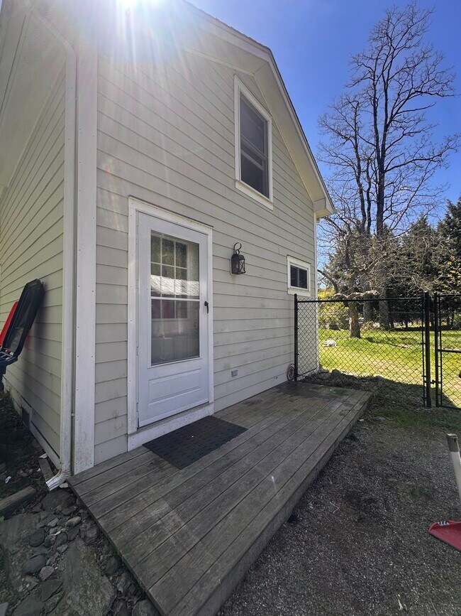 1933 Salt Point Tpke, Unit Spacious 1 br guesthouse in Salt Point, NY - Building Photo - Building Photo