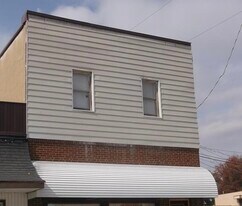 110 N Main St in Veedersburg, IN - Building Photo