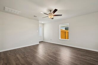 10422 Red Cardinal Dr in Cleveland, TX - Building Photo - Building Photo