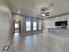 528 Meadow Springs Dr in Glenn Heights, TX - Building Photo - Building Photo