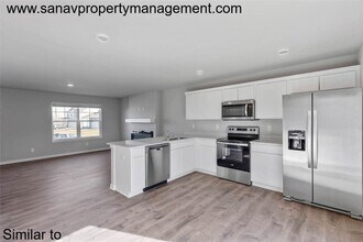 160 Dakota Cir in Waukee, IA - Building Photo - Building Photo