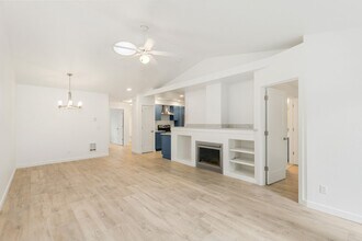 2201 192nd St SE-Unit -Unit S203 in Bothell, WA - Building Photo - Building Photo