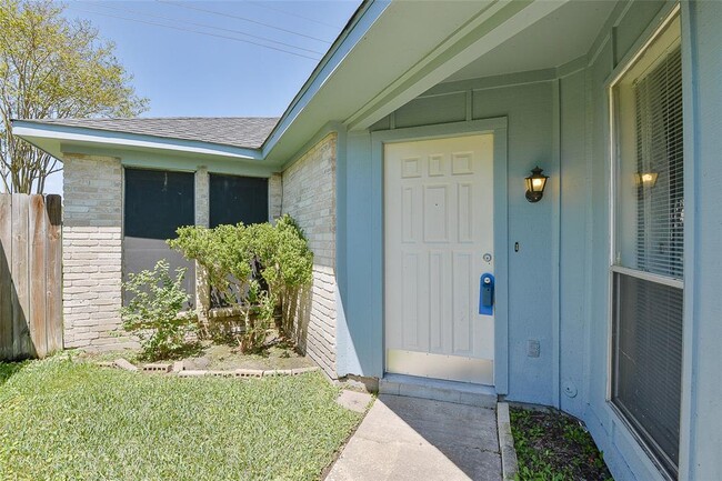 8711 Summit Pines Dr in Humble, TX - Foto de edificio - Building Photo
