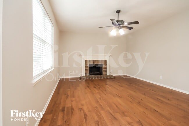 2913 Veva Dr in Pearland, TX - Foto de edificio - Building Photo