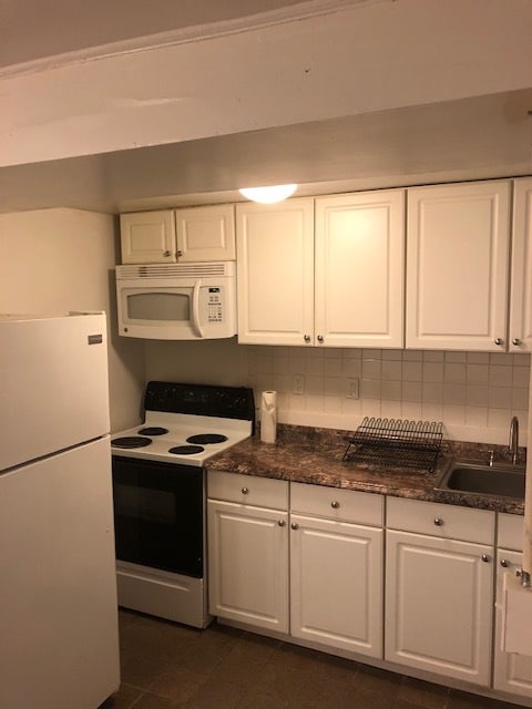 15 Maple Ave, Unit Apartment in Stony Brook, NY - Foto de edificio - Building Photo